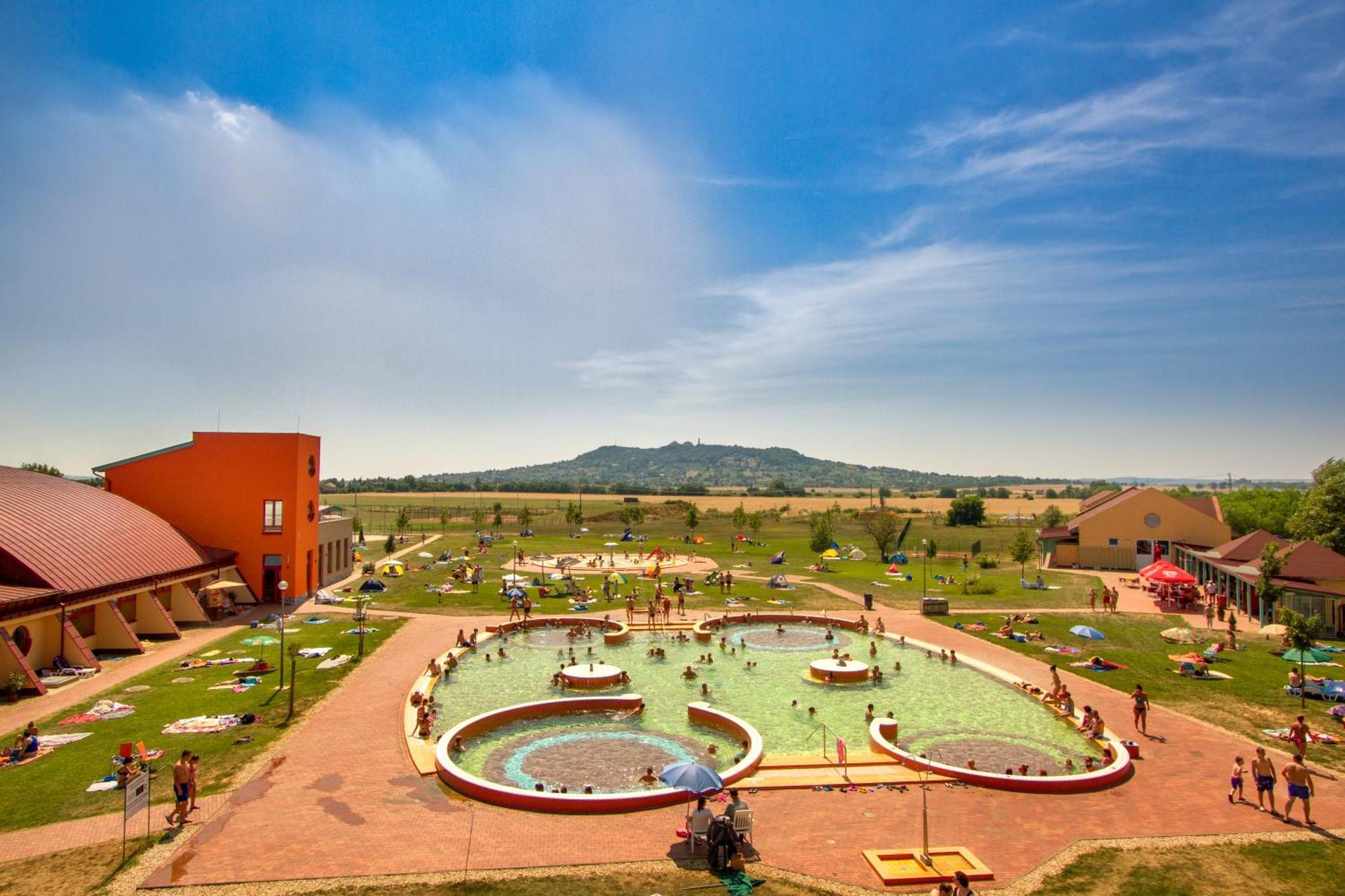 Vulkan Wellness Hotel & Camping Цельдёмёльк Экстерьер фото