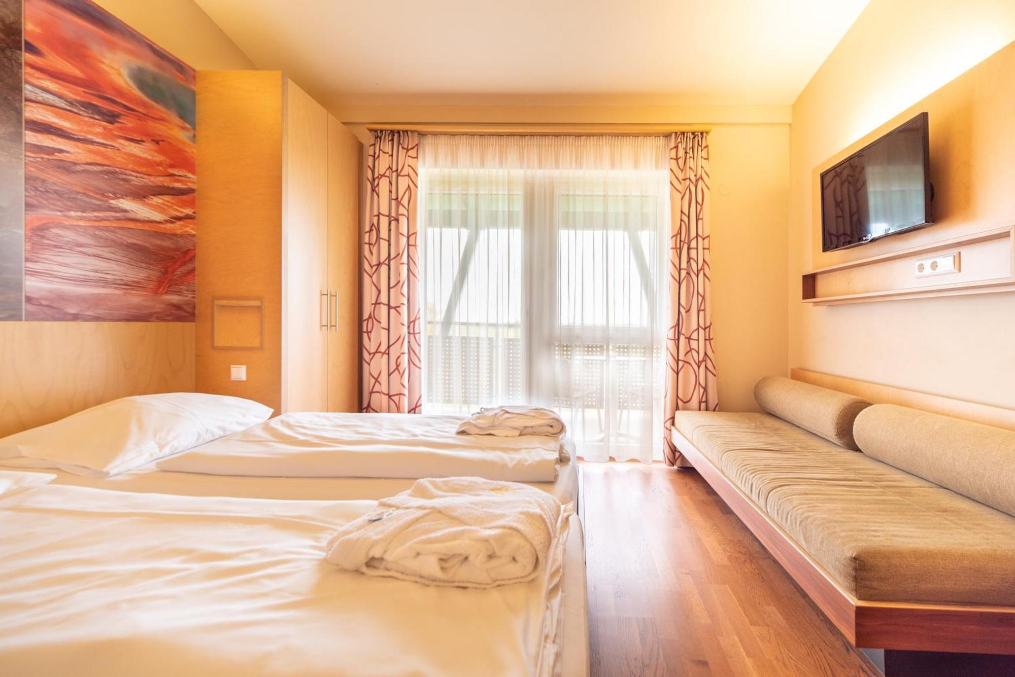 Vulkan Wellness Hotel & Camping Цельдёмёльк Экстерьер фото